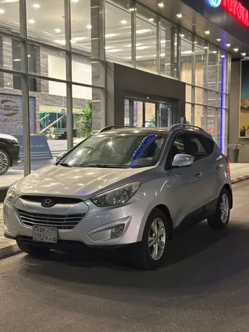 Discover undefined undefined Exterior Interior Images.Find all aspects and details of cars.