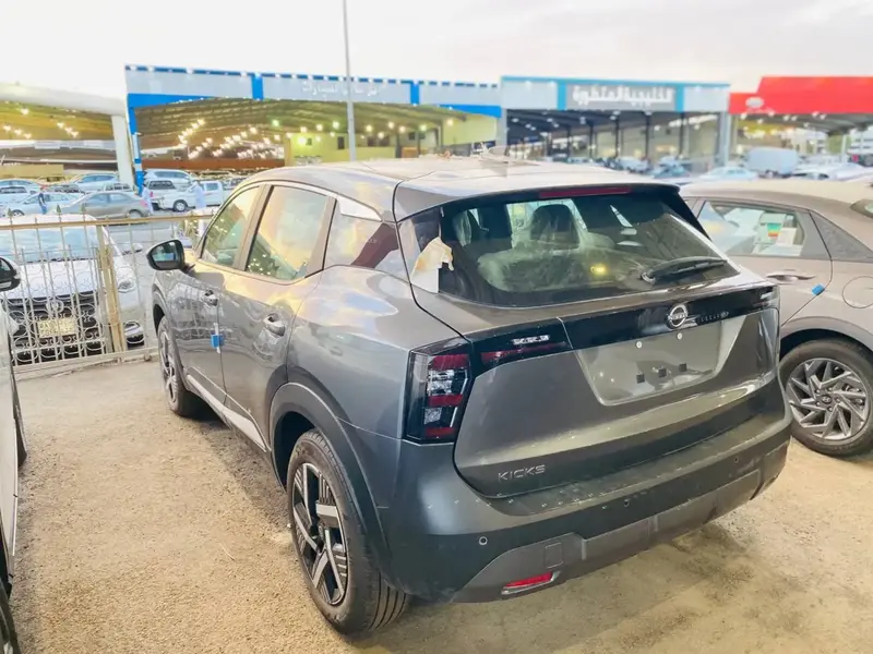 Nissan Kicks 2025