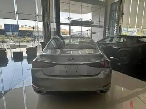 Discover undefined undefined Exterior Interior Images.Find all aspects and details of cars.
