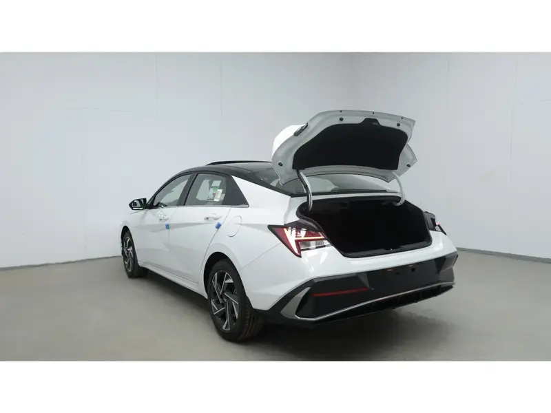 Hyundai Elantra 2025