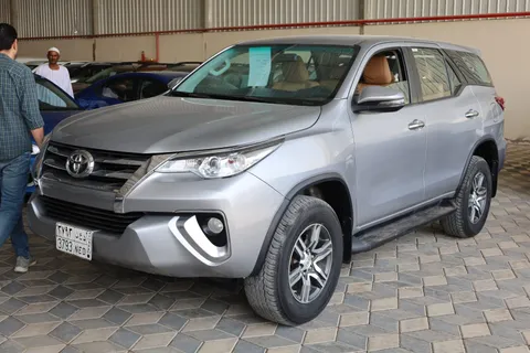 Discover undefined undefined Exterior Interior Images.Find all aspects and details of cars.
