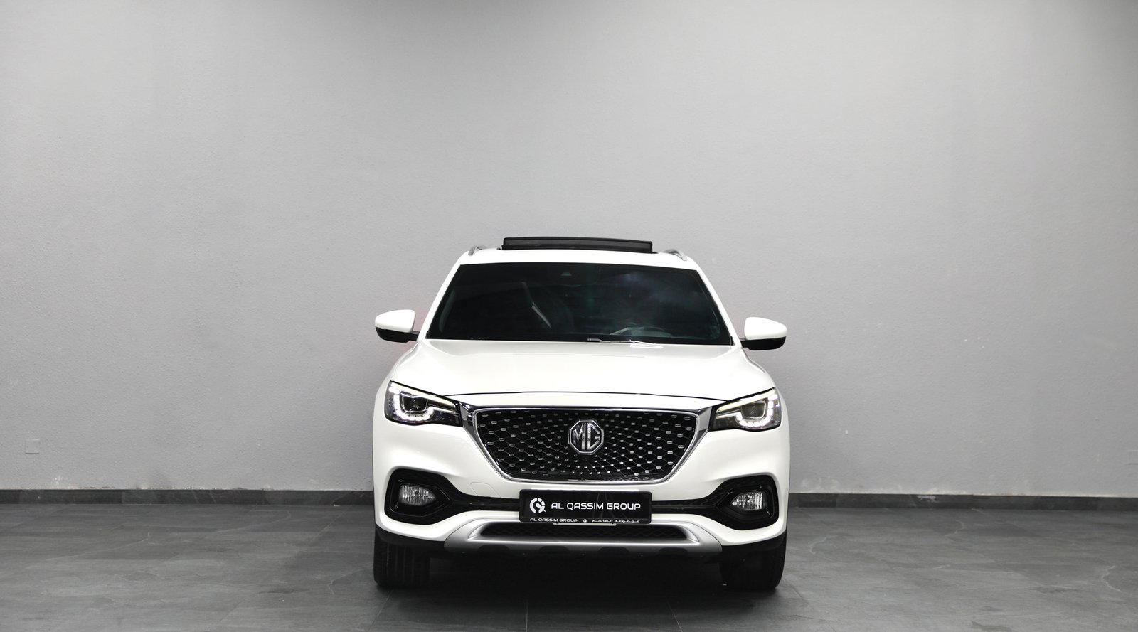 Discover undefined undefined Exterior Interior Images.Find all aspects and details of cars.