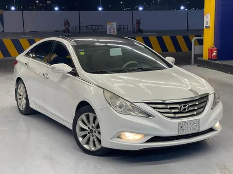 Discover undefined undefined Exterior Interior Images.Find all aspects and details of cars.