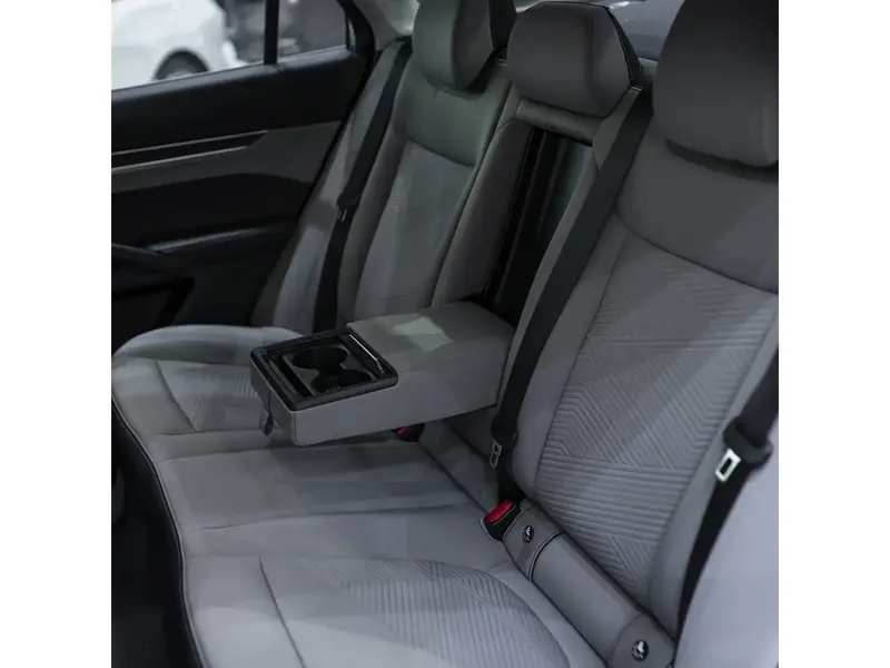 Discover undefined undefined Exterior Interior Images.Find all aspects and details of cars.