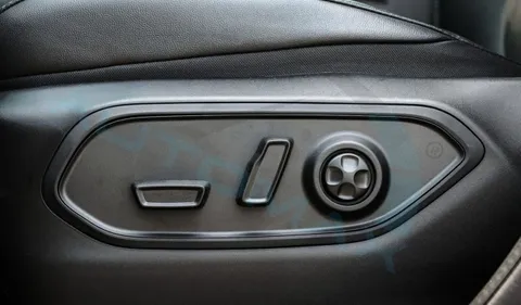 Discover undefined undefined Exterior Interior Images.Find all aspects and details of cars.