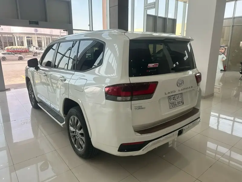 Toyota Land Cruiser Wagon 2023
