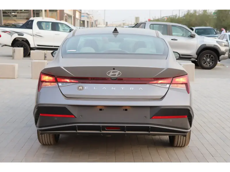 Hyundai Elantra 2025