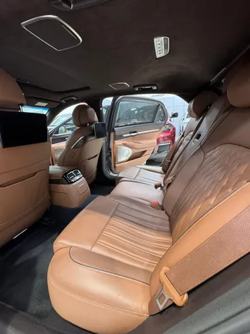 Discover undefined undefined Exterior Interior Images.Find all aspects and details of cars.