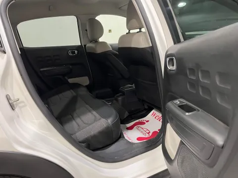 Discover undefined undefined Exterior Interior Images.Find all aspects and details of cars.