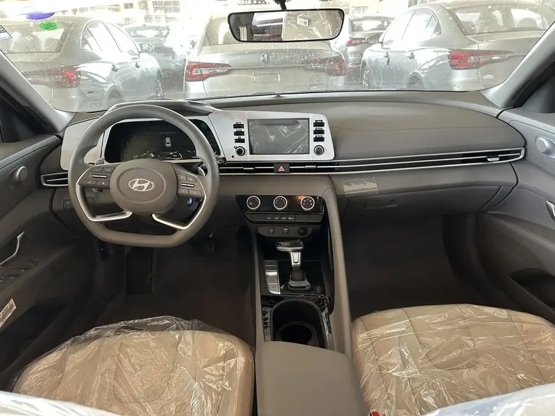 Hyundai Elantra 2025