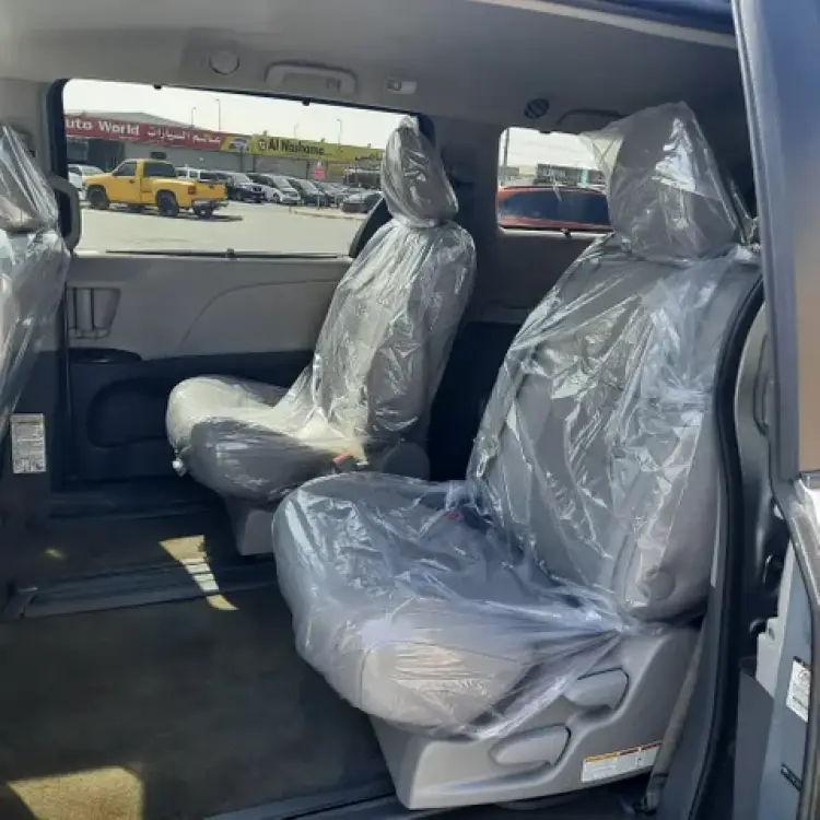 toyota sienna image Toyota Sienna 2017