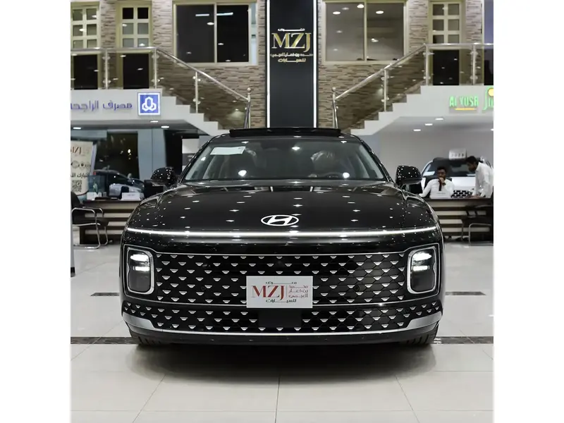 Discover undefined undefined Exterior Interior Images.Find all aspects and details of cars.