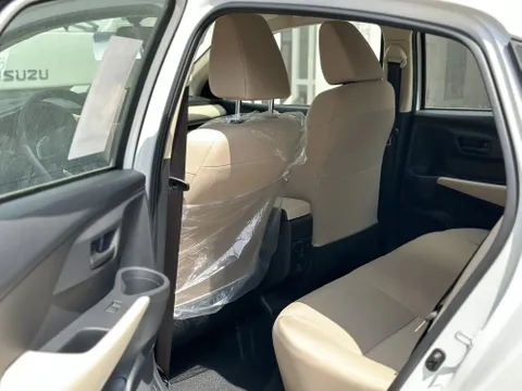 Discover undefined undefined Exterior Interior Images.Find all aspects and details of cars.