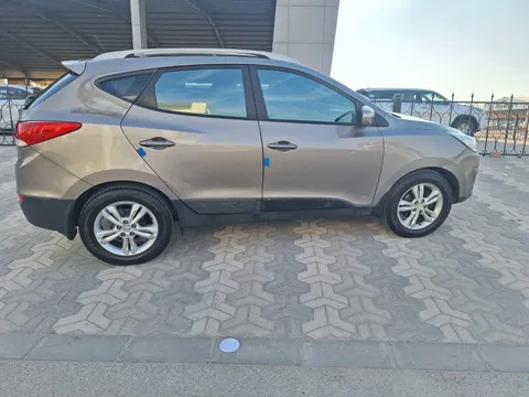 Discover undefined undefined Exterior Interior Images.Find all aspects and details of cars.