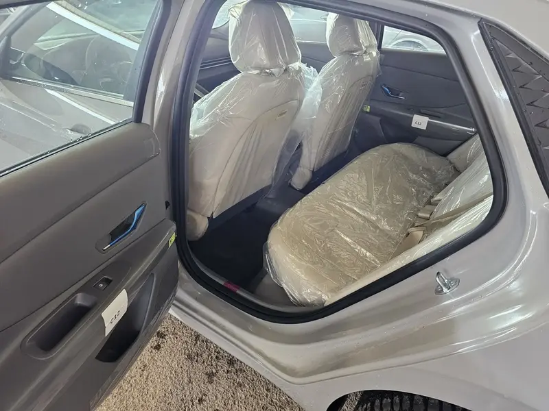 Discover undefined undefined Exterior Interior Images.Find all aspects and details of cars.