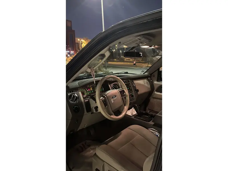 Discover undefined undefined Exterior Interior Images.Find all aspects and details of cars.