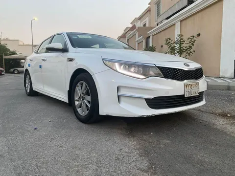 استكشف undefined undefined الصور الخارجية والداخلية. اكتشف جميع جوانب وتفاصيل السيارات.