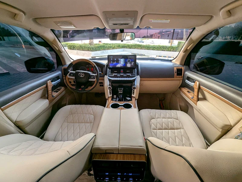 تويوتا لاند كروزر 2015