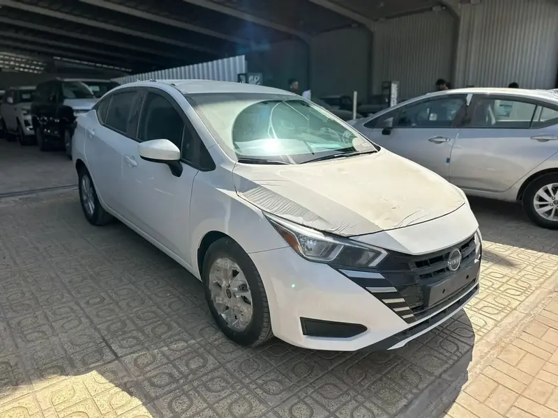Nissan Sunny 2024