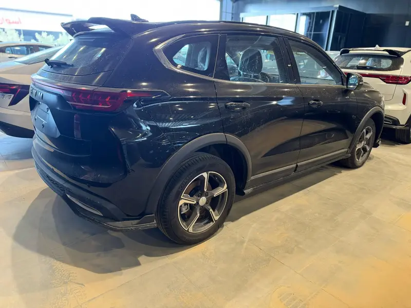 Discover undefined undefined Exterior Interior Images.Find all aspects and details of cars.