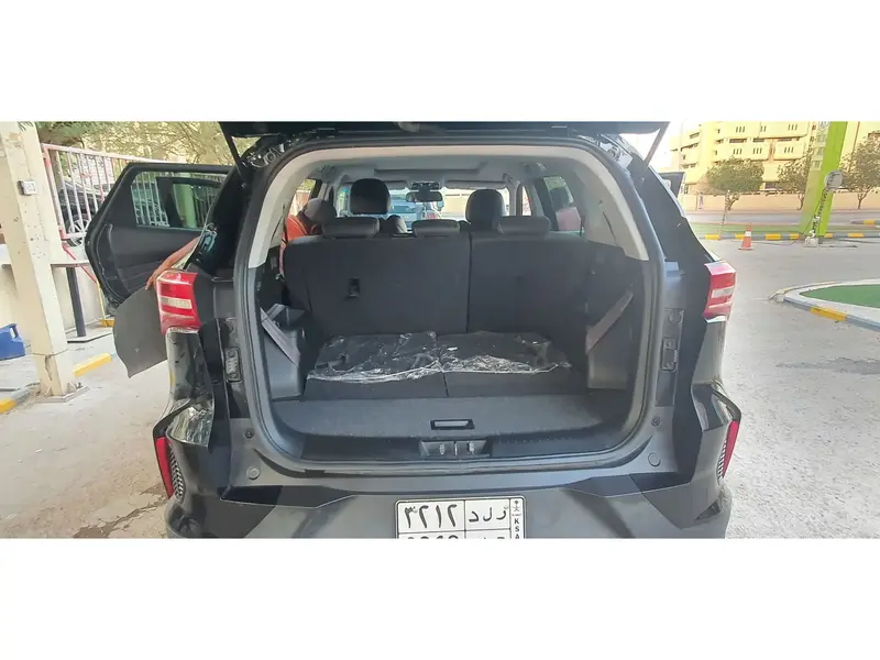 Discover undefined undefined Exterior Interior Images.Find all aspects and details of cars.