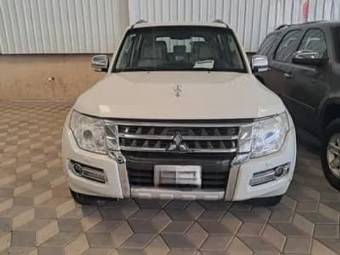 Discover undefined undefined Exterior Interior Images.Find all aspects and details of cars.