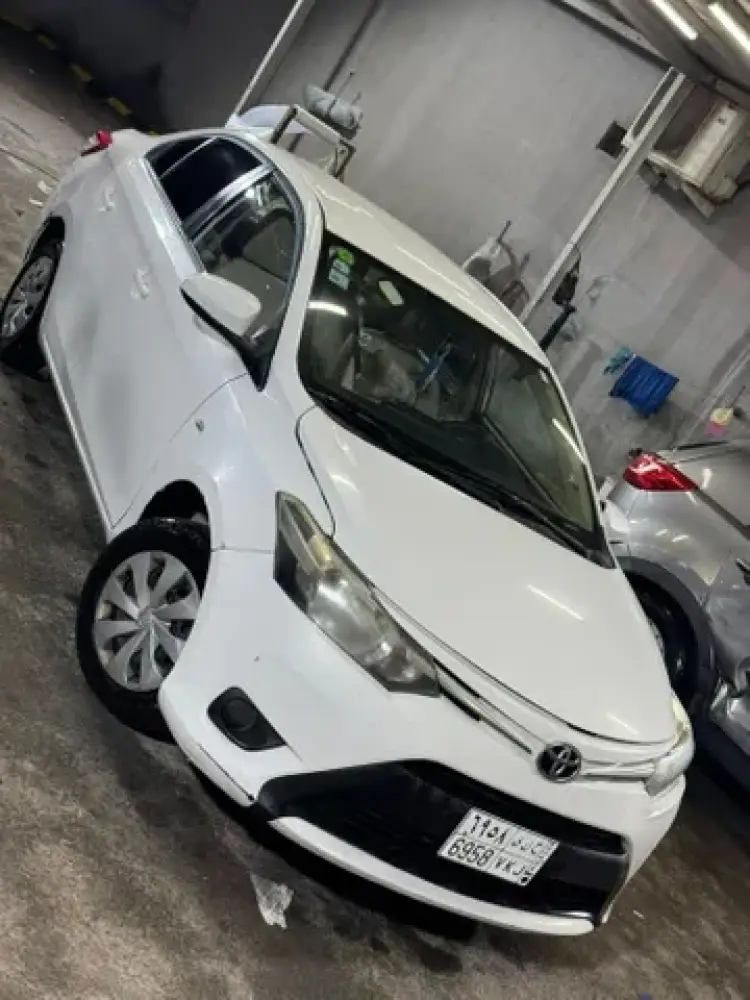 toyota toyota-yaris image Toyota Yaris 2015