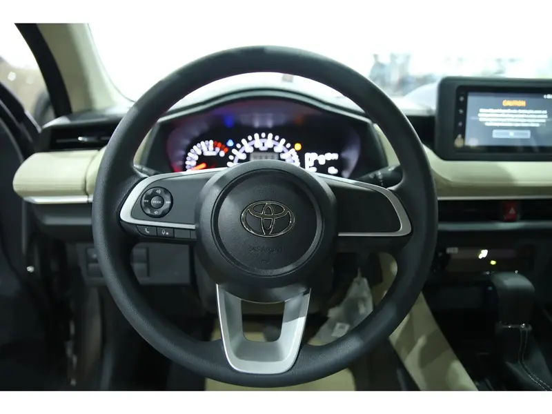 Discover undefined undefined Exterior Interior Images.Find all aspects and details of cars.