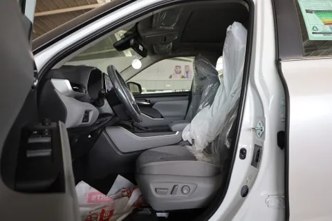 New Toyota Highlander  2.5L Hybrid GLE AWD  2023