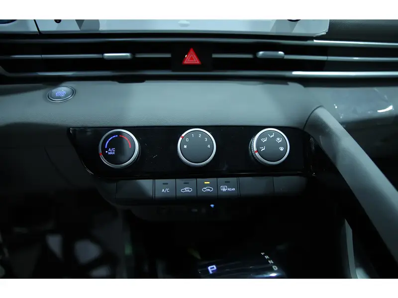 Hyundai Elantra 2025