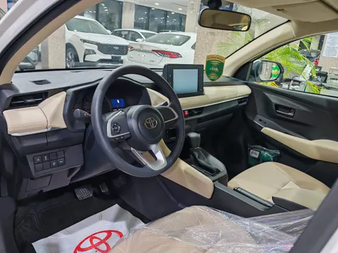 New Toyota Yaris Sedan 1.5 SE 2024