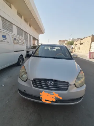 استكشف undefined undefined الصور الخارجية والداخلية. اكتشف جميع جوانب وتفاصيل السيارات.