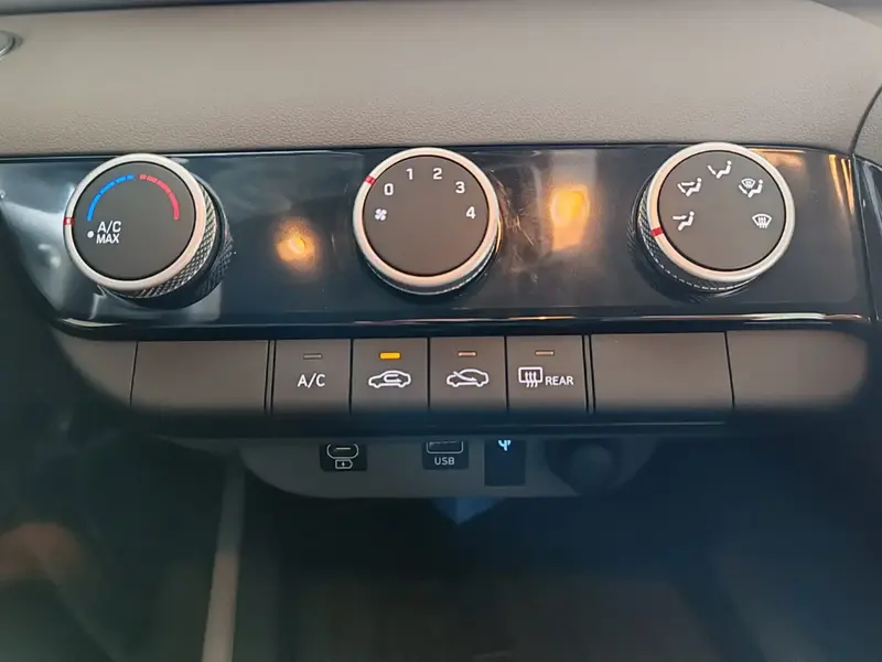 Hyundai Elantra 2025