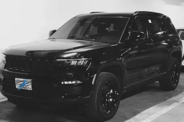 jeep grand-cherokee image Jeep Grand Cherokee 3.6L Altitude 2023