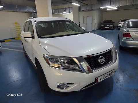Nissan Pathfinder 3.5L SV 4WD 2014
