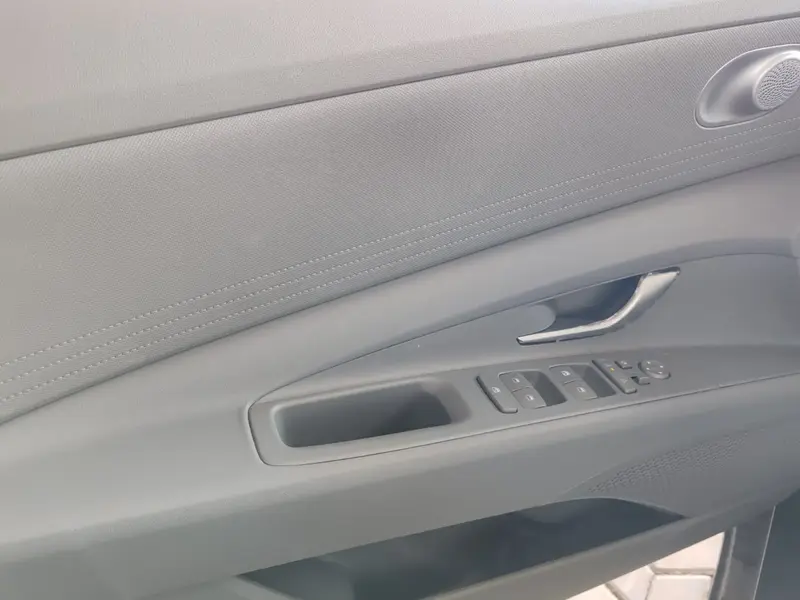 Hyundai Elantra 2025