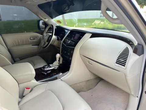Nissan Patrol 5.6L LE Platinum 2012