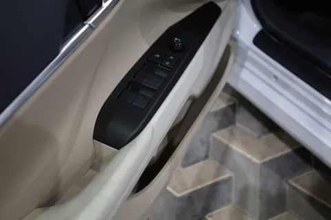 Discover undefined undefined Exterior Interior Images.Find all aspects and details of cars.