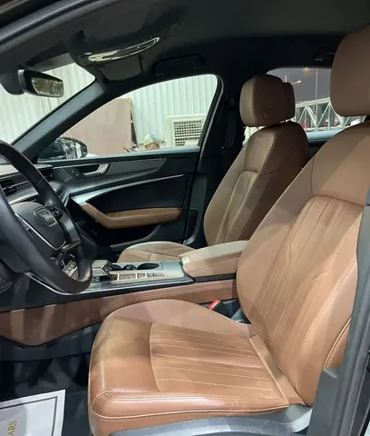 Discover undefined undefined Exterior Interior Images.Find all aspects and details of cars.