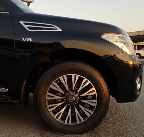 Nissan Patrol 5.6L SE Platinum 2014