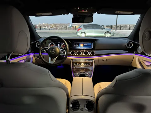 Mercedes-Benz 300 2019
