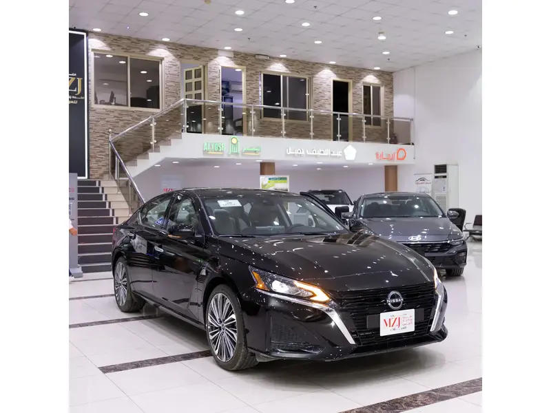 Discover undefined undefined Exterior Interior Images.Find all aspects and details of cars.