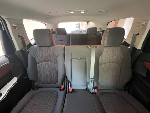 Discover undefined undefined Exterior Interior Images.Find all aspects and details of cars.