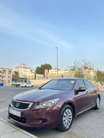 استكشف undefined undefined الصور الخارجية والداخلية. اكتشف جميع جوانب وتفاصيل السيارات.