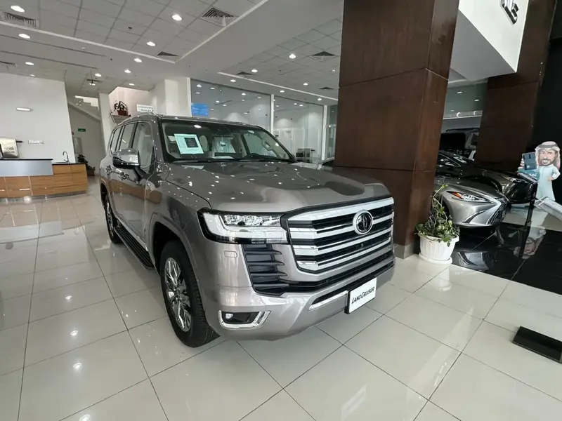 Discover undefined undefined Exterior Interior Images.Find all aspects and details of cars.