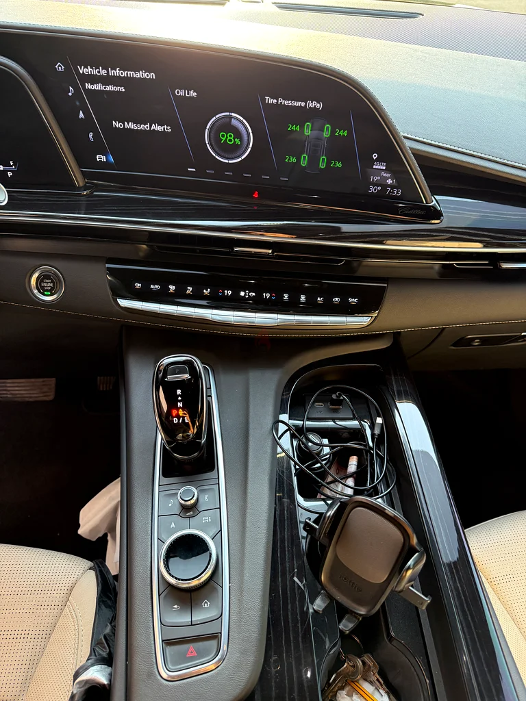 كاديلاك اسكاليد 2021