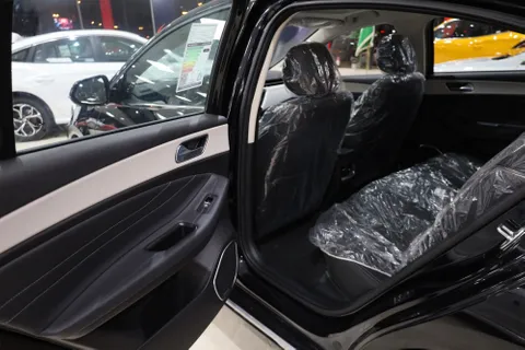 Discover undefined undefined Exterior Interior Images.Find all aspects and details of cars.