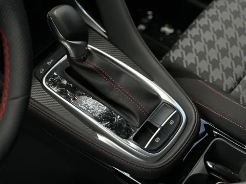 Discover undefined undefined Exterior Interior Images.Find all aspects and details of cars.