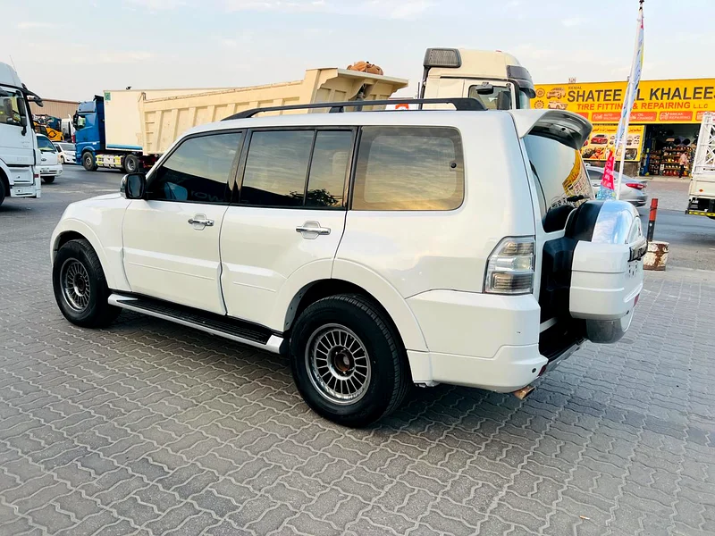 Mitsubishi Pajero 2011