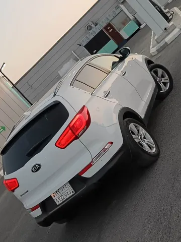 Discover undefined undefined Exterior Interior Images.Find all aspects and details of cars.